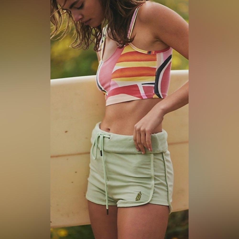 NWT Free People Movement M Limitless Shorts in Lemongrass Green New - Picture 5 of 6